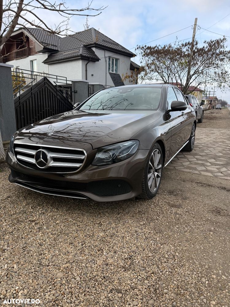 Mercedes-Benz E 220 d 4MATIC Aut. - 1