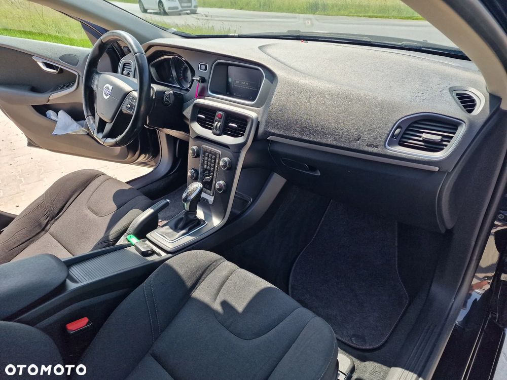 Volvo V40 D3 Geartronic Momentum - 25