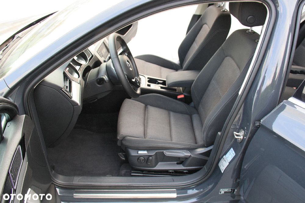 Volkswagen Passat 2.0 TDI BMT Comfortline - 22