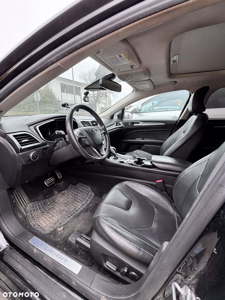 Ford Fusion - 11