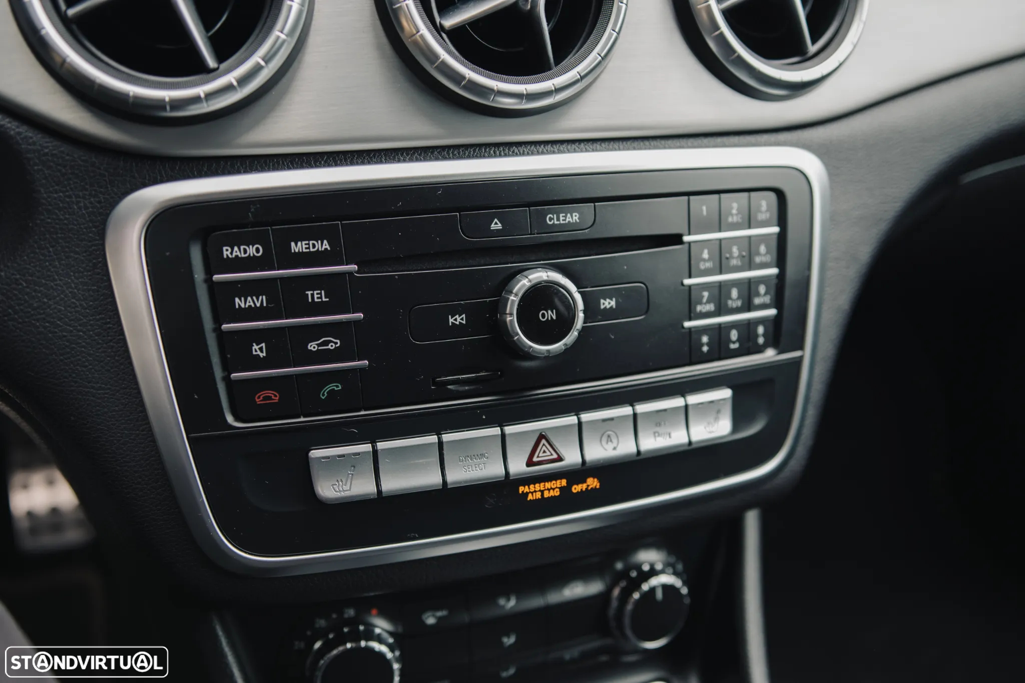 Mercedes-Benz CLA 180 7G-DCT AMG Line - 19