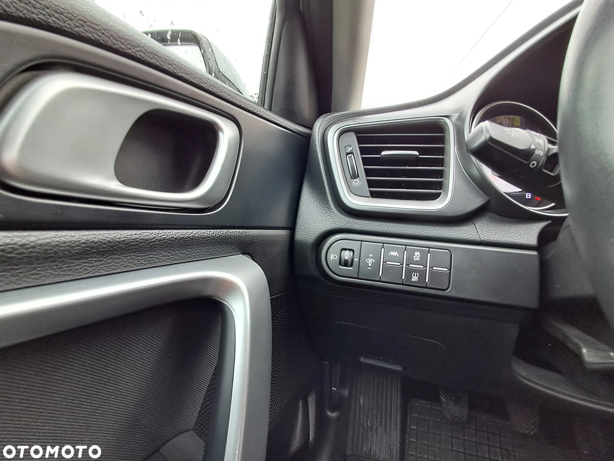 Kia Ceed 1.5 T-GDI M - 27