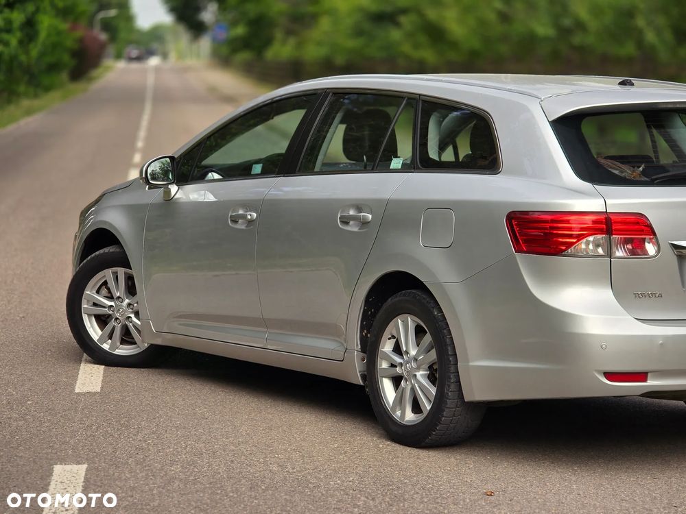 Toyota Avensis 2.0 D-4D Premium - 40