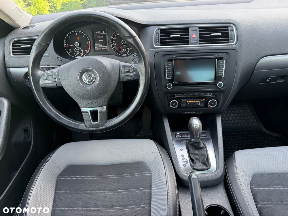 Volkswagen Jetta 1.6 TDI DSG Highline - 6