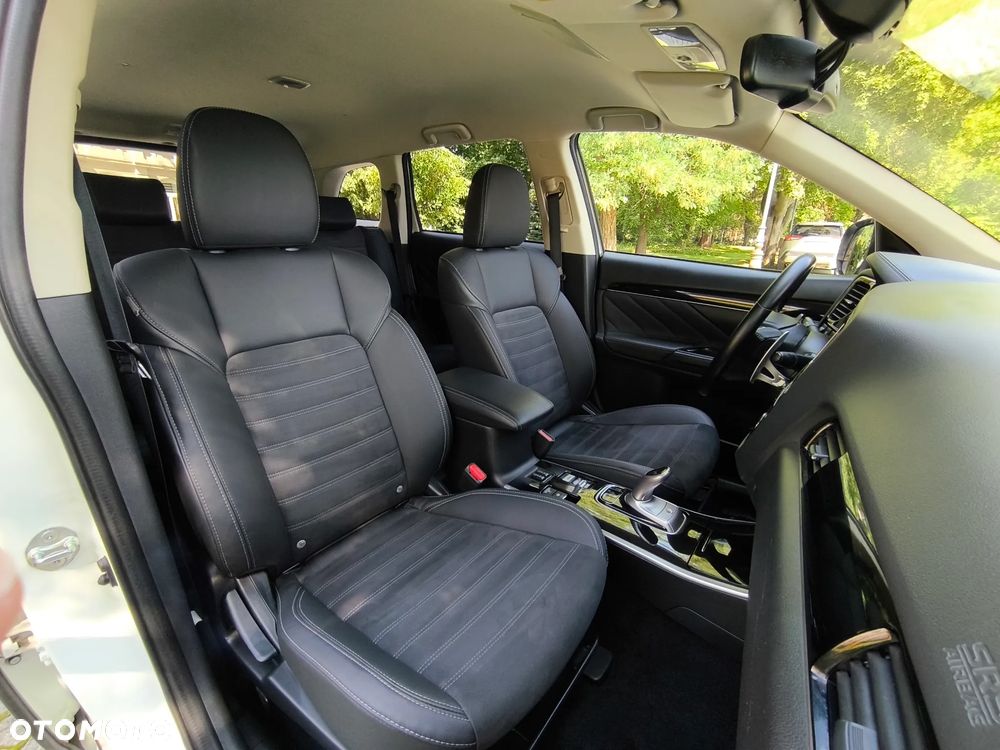 Mitsubishi Outlander 2.4 4WD - 27