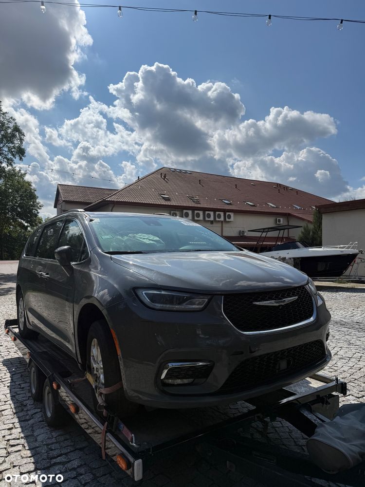 Chrysler Pacifica - 1