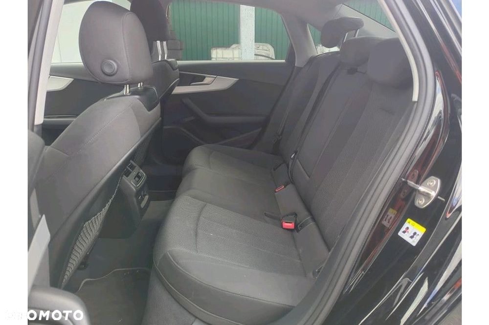 Audi A4 Limousine - 6