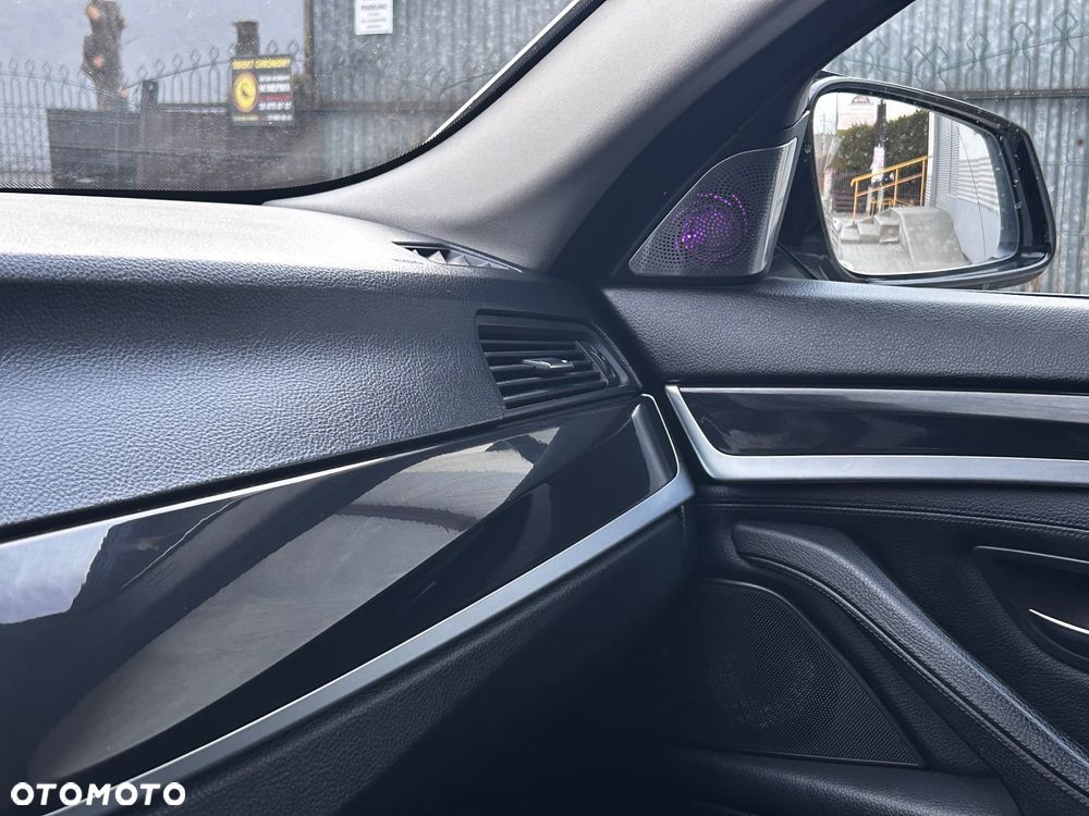BMW Seria 5 525d - 16
