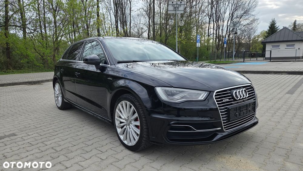 Audi A3 Sportback - 1