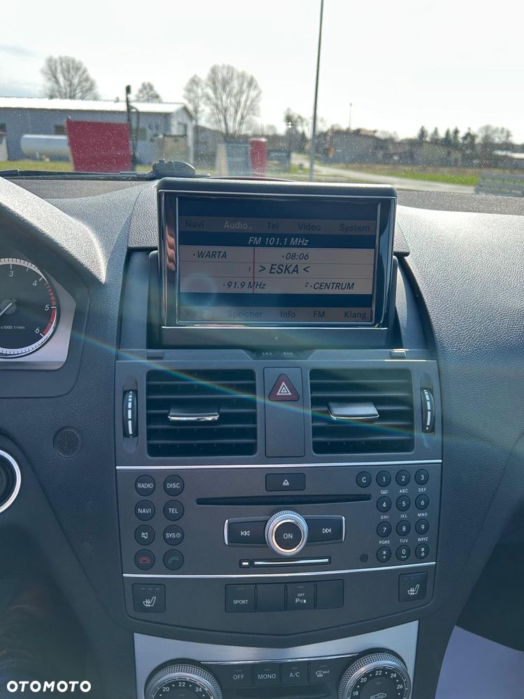 Mercedes-Benz Klasa C 220 CDI DPF Automatik BlueEFFICIENCY Avantgarde - 18