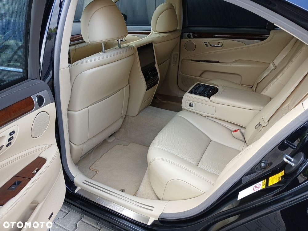 Lexus LS - 26
