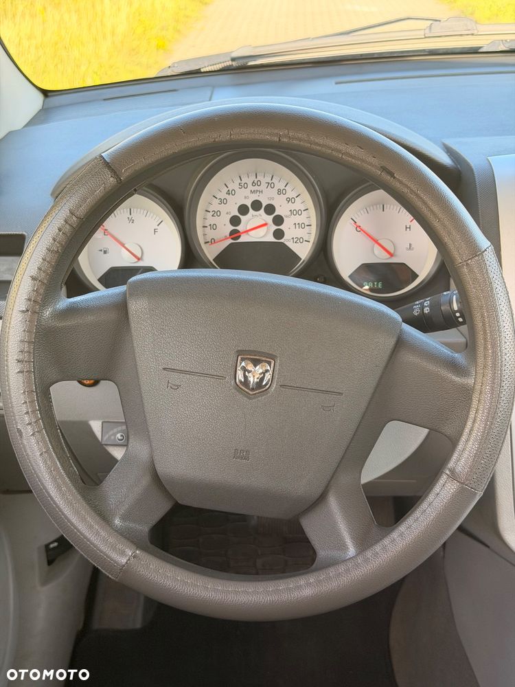 Dodge Caliber - 8