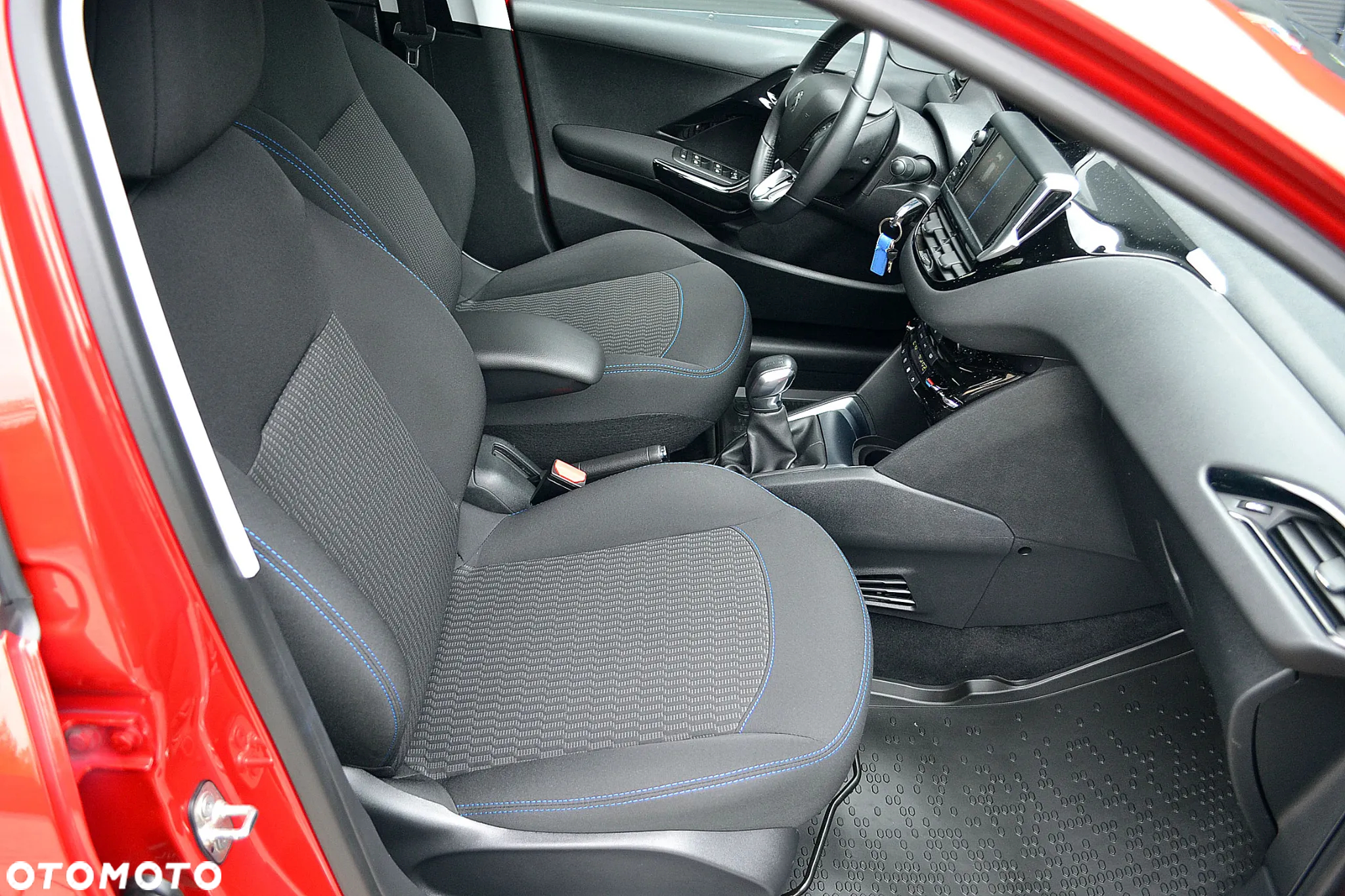 Peugeot 208 - 19