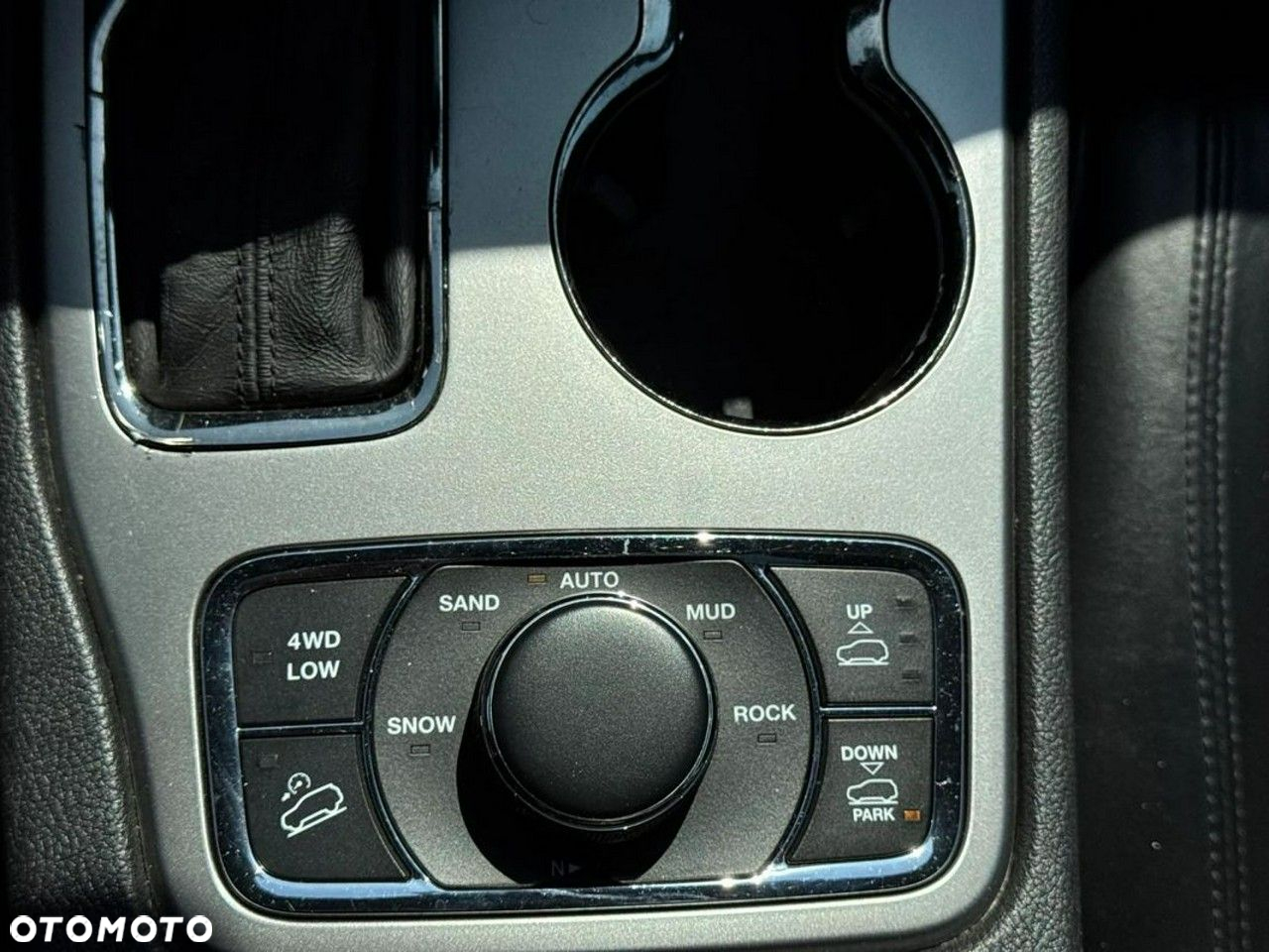 Jeep Grand Cherokee - 29