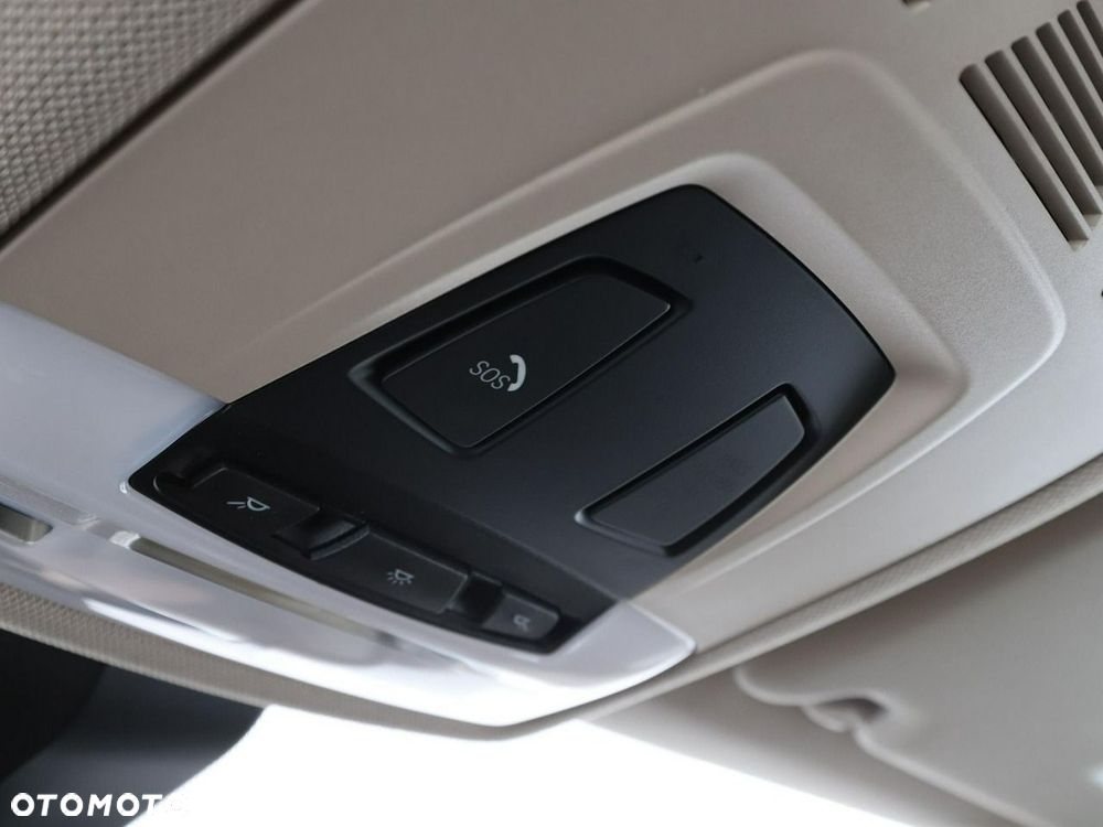 BMW Seria 3 320d Sport Line - 36