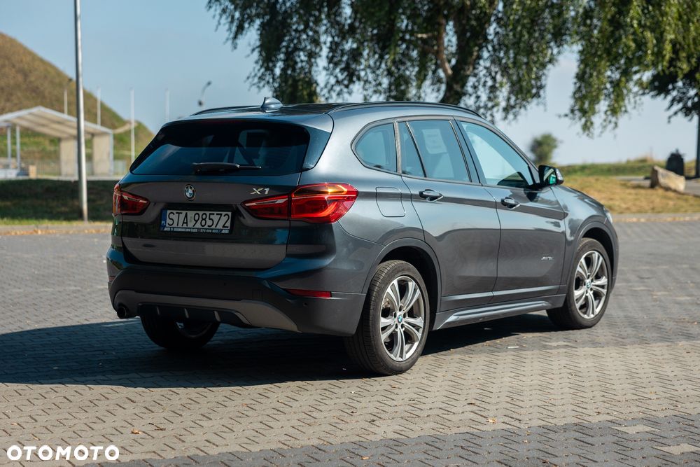 BMW X1 xDrive18d Sport Line - 6