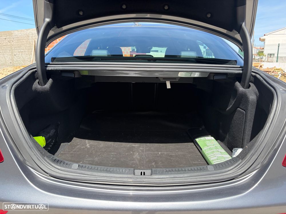 Mercedes-Benz E 220 d AMG Line - 16