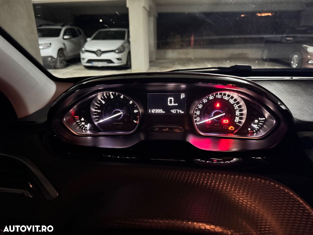 Peugeot 2008 1.2 PureTech Turbo EAT6 S&S Allure - 6