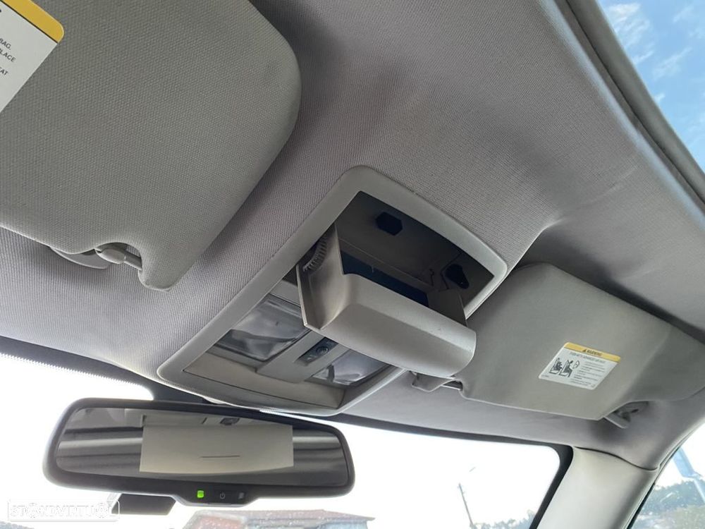 Chrysler 300 C Touring 3.0 CRD - 37