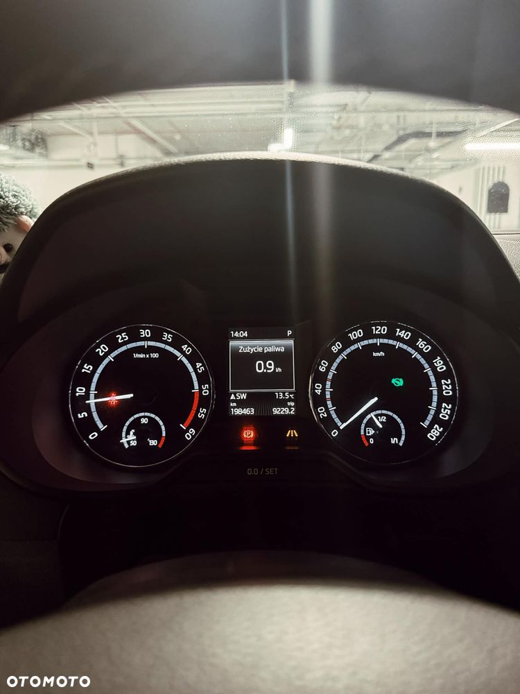 Skoda Octavia 2.0 TDI DSG RS - 11
