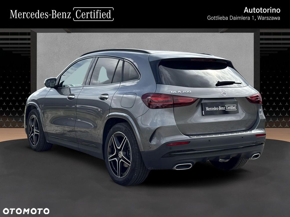 Mercedes-Benz GLA - 4
