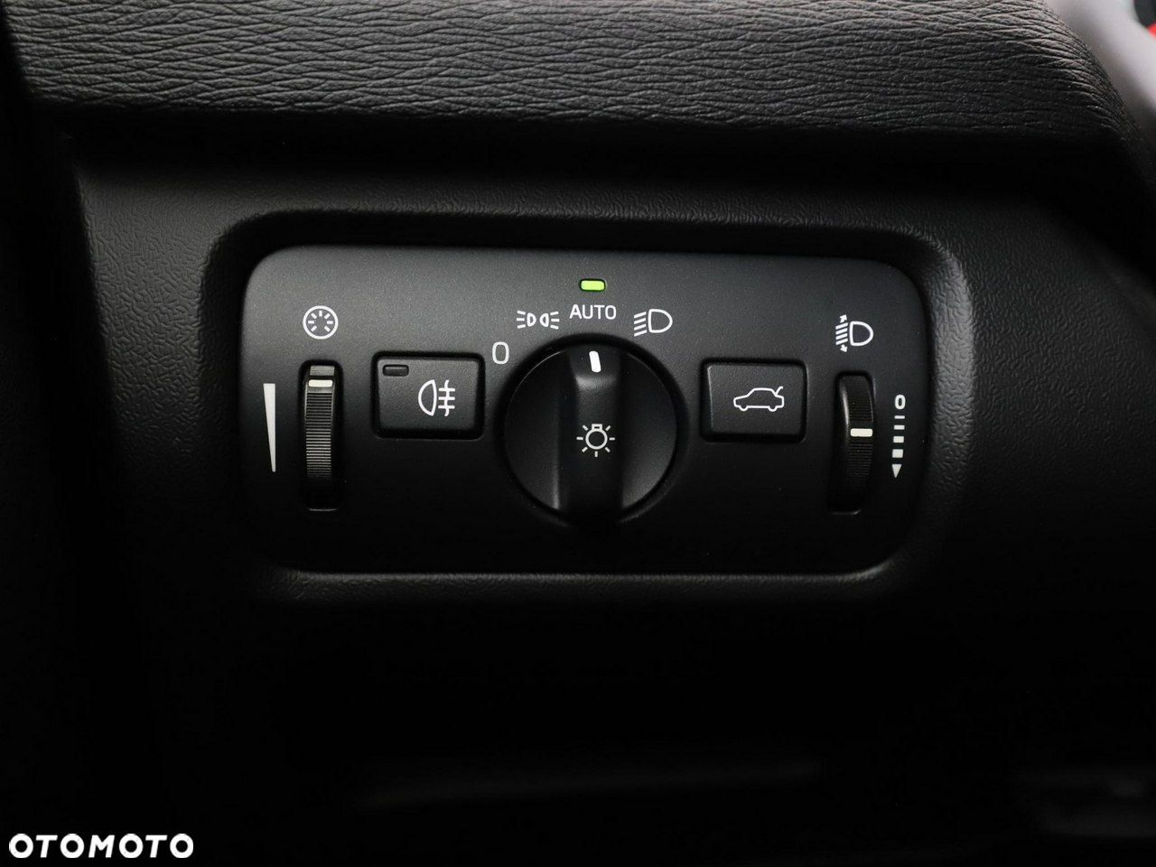 Volvo V40 D2 Kinetic - 32