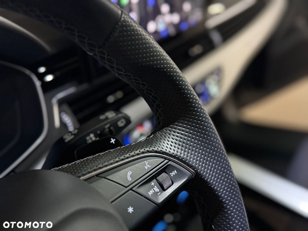 Audi A4 Avant 40 TDI quattro S tronic S line - 24