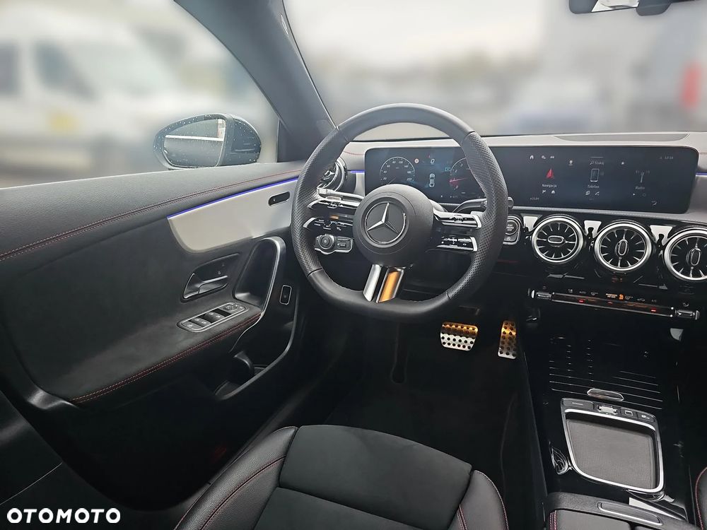 Mercedes-Benz CLA 200 4Matic 8G-DCT AMG Line - 15