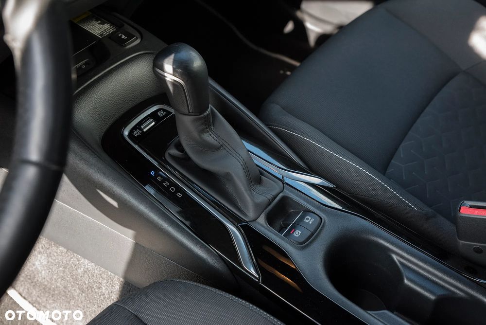 Toyota Corolla 1.8 Business Edition - 30