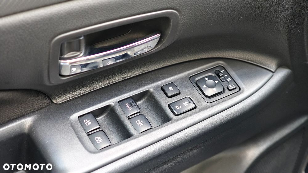 Mitsubishi Outlander - 19