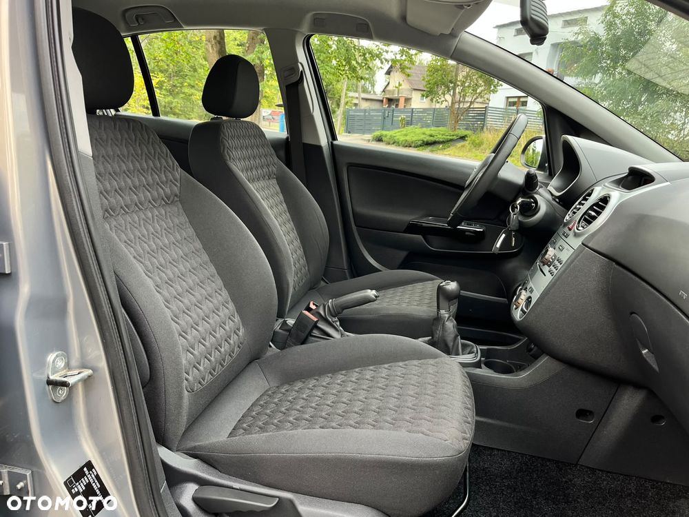 Opel Corsa 1.2 16V Edition / Active - 27
