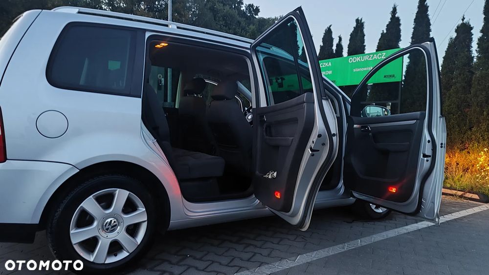 Volkswagen Touran - 23