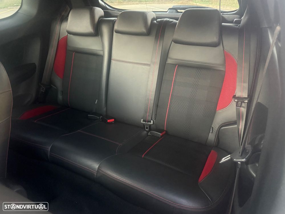 Peugeot 208 GTI 200 THP - 20