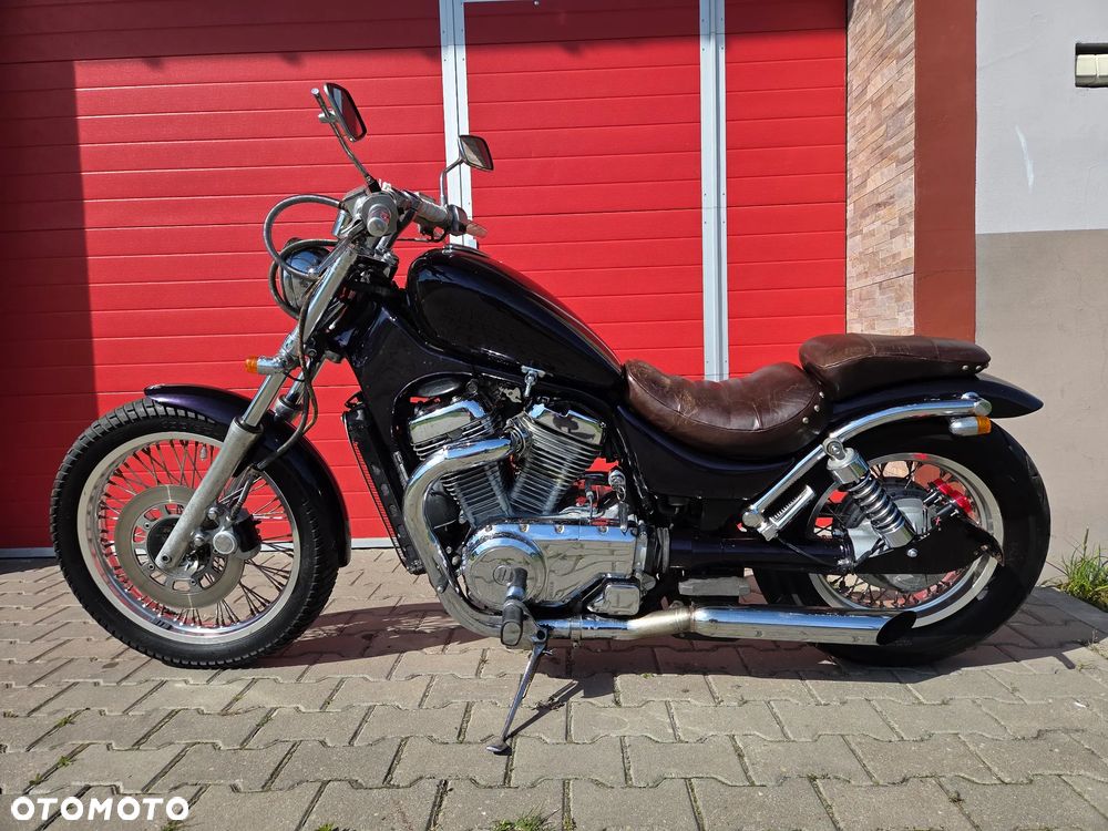 Suzuki Intruder - 4