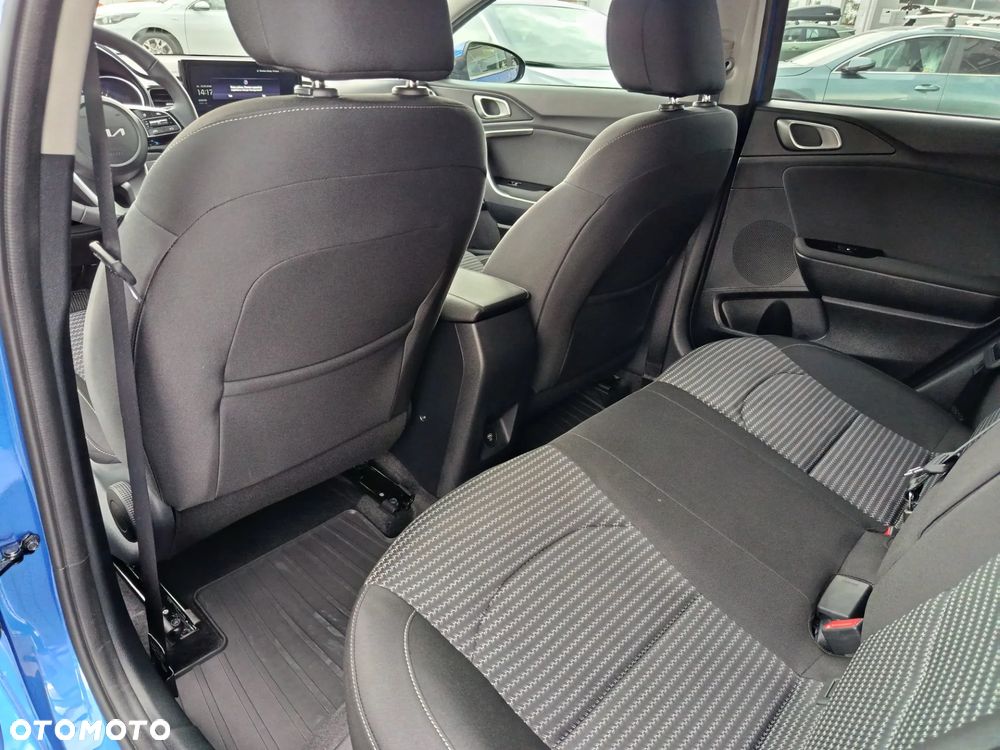 Kia Ceed 1.5 T-GDI M DCT - 11