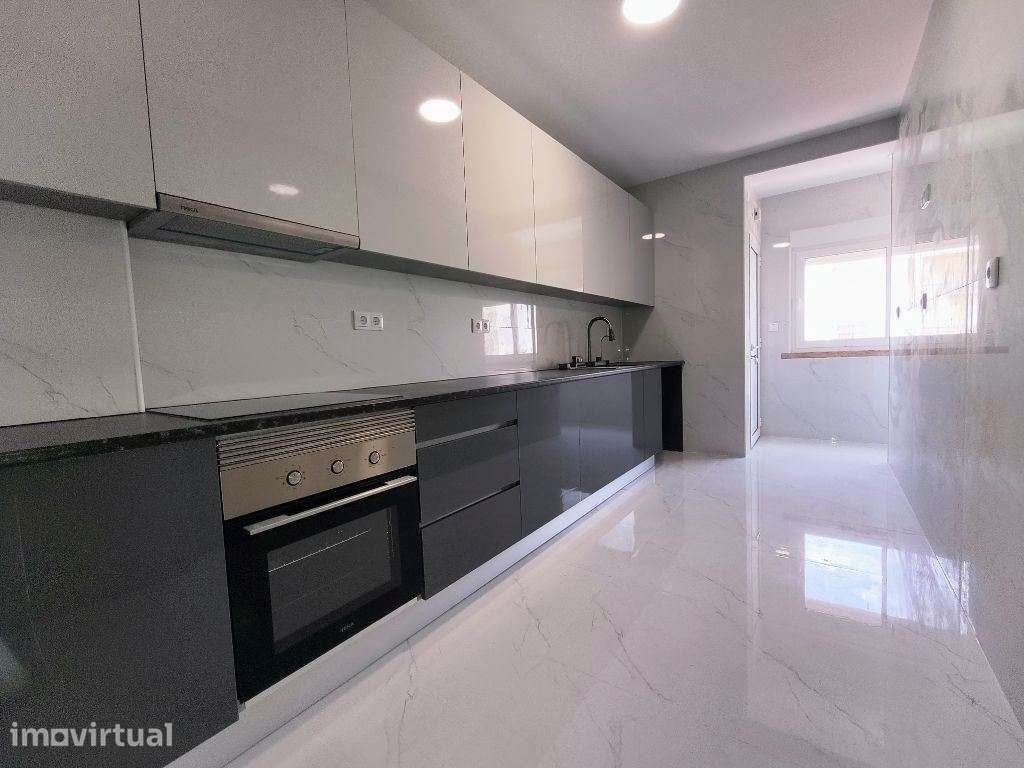 Apartamento T4 totalmente remodelado com suíte, varanda e vista rio... - Grande imagem: 5/18