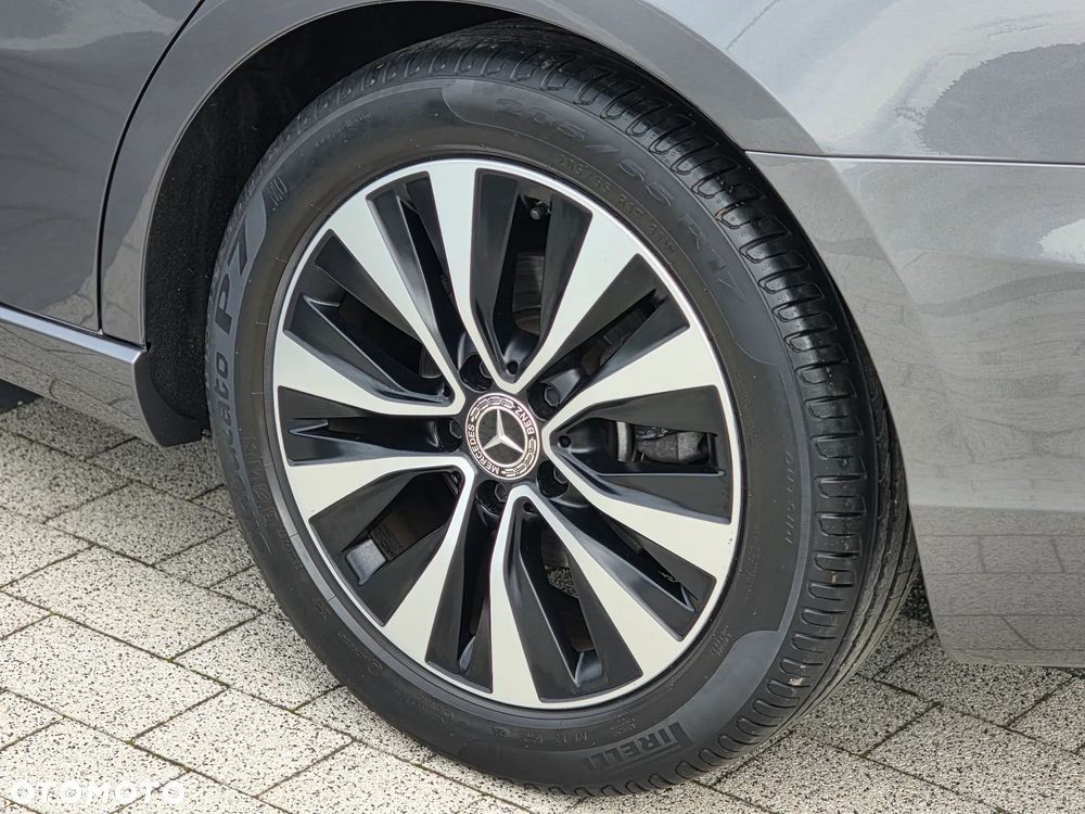 Mercedes-Benz Klasa A 180 Edycja specjalna 7G-DCT - 34