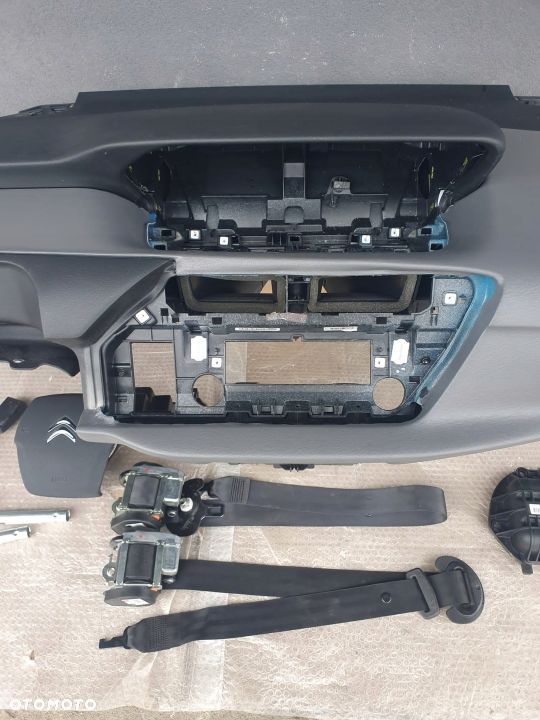Citroen C4 Picasso deska konsola airbag pasy - 3