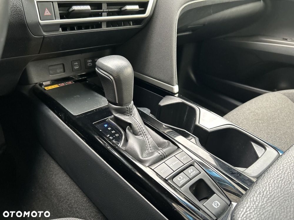 Toyota Camry - 19