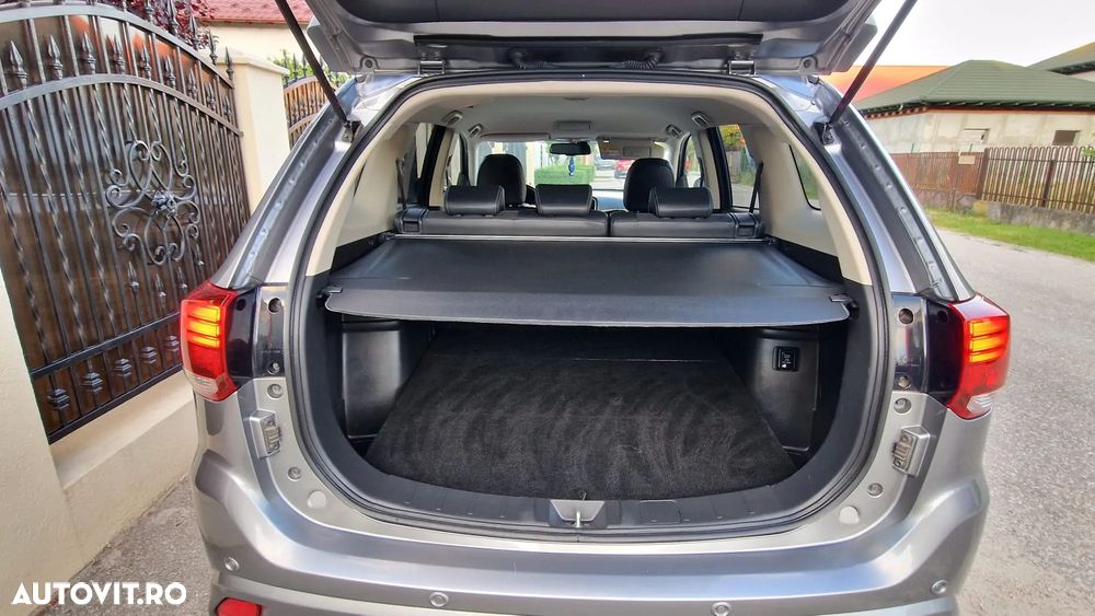 Mitsubishi Outlander 2.4 4WD Diamant+ - 21