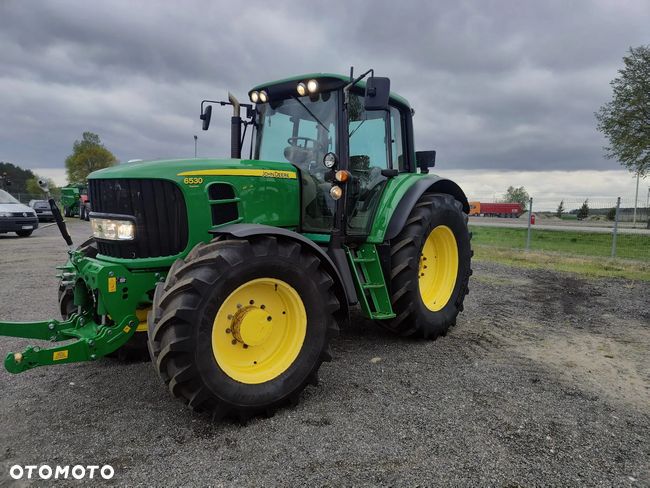 John Deere 6530