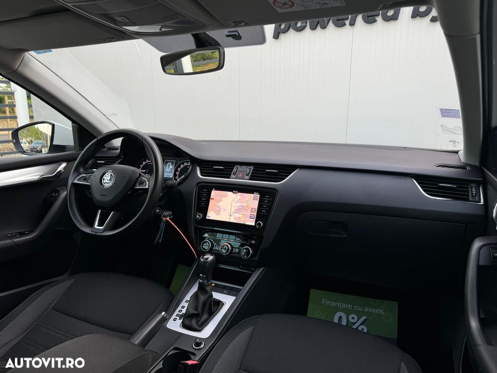 Skoda Octavia 1.6 TDI DSG Style - 6