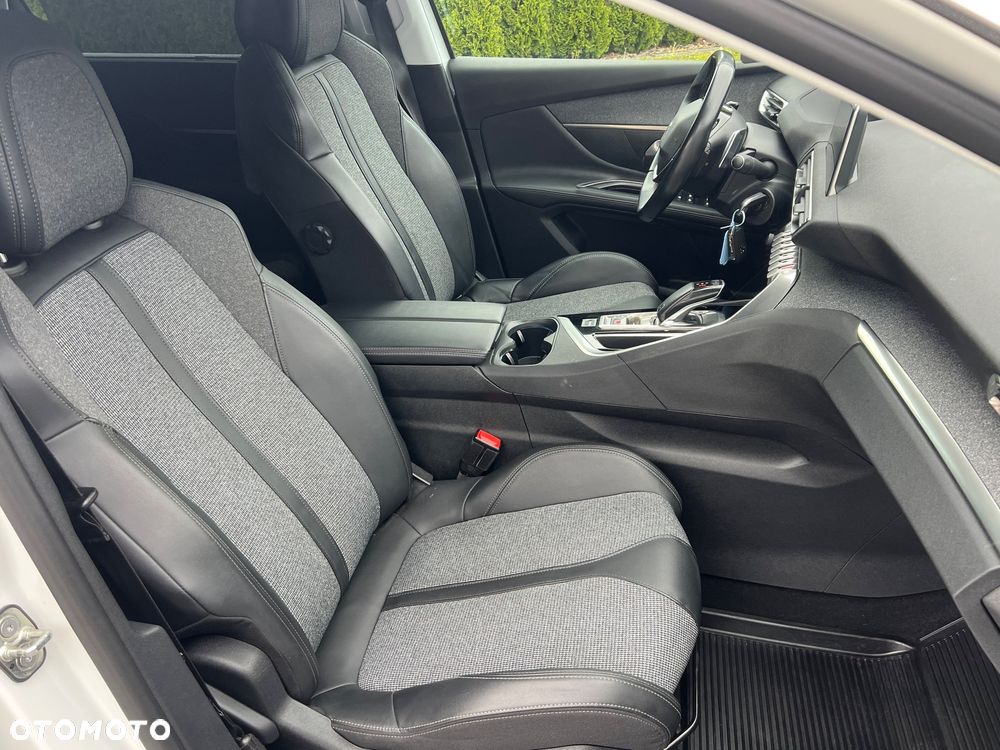 Peugeot 5008 1.5 BlueHDi Allure S&S EAT8 - 31