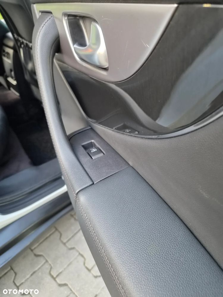 Infiniti QX70 3.7 S Premium - 29