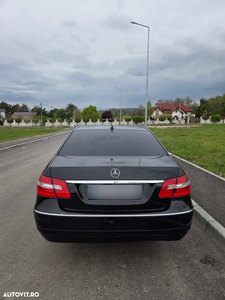 Mercedes-Benz E 220 CDI DPF BlueEFFICIENCY Automatik - 1