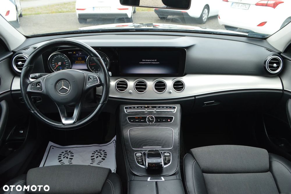 Mercedes-Benz Klasa E 220 d 9G-TRONIC - 16