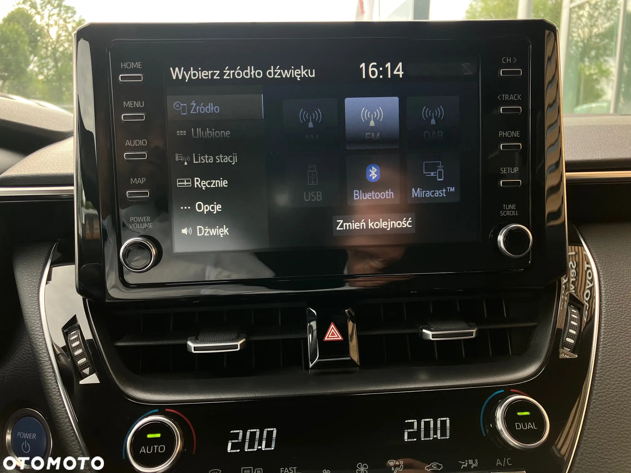 Toyota Corolla 1.8 Hybrid Comfort - 28