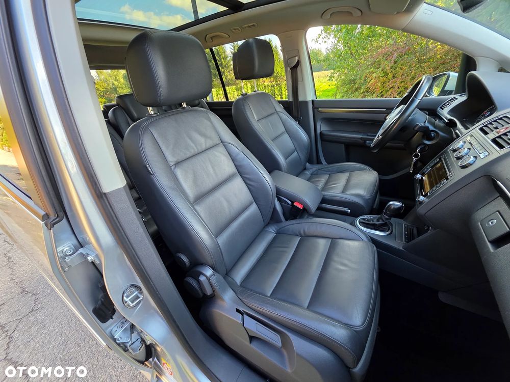 Volkswagen Touran 2.0 TDI DPF Highline DSG - 2