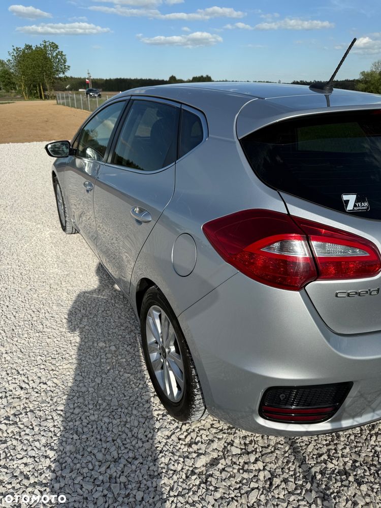 Kia Ceed 1.6 CRDi 136 ISG Vision - 9