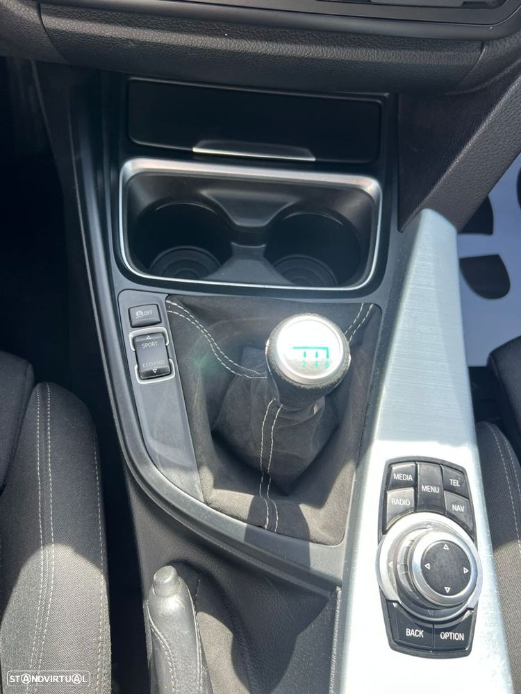 BMW 318 d Touring Pack M - 36